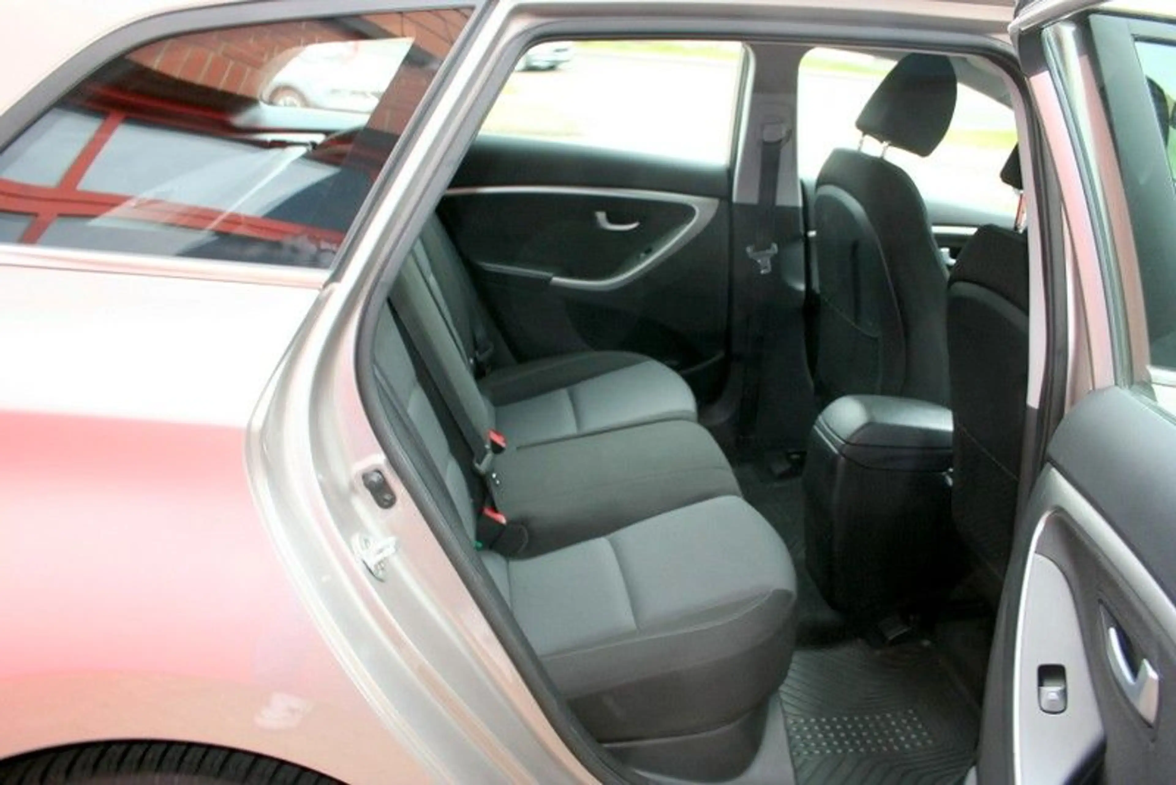 Hyundai i30 cw blue Premium+Navi+Sitzheizg.+Automatik+++ — photo 8