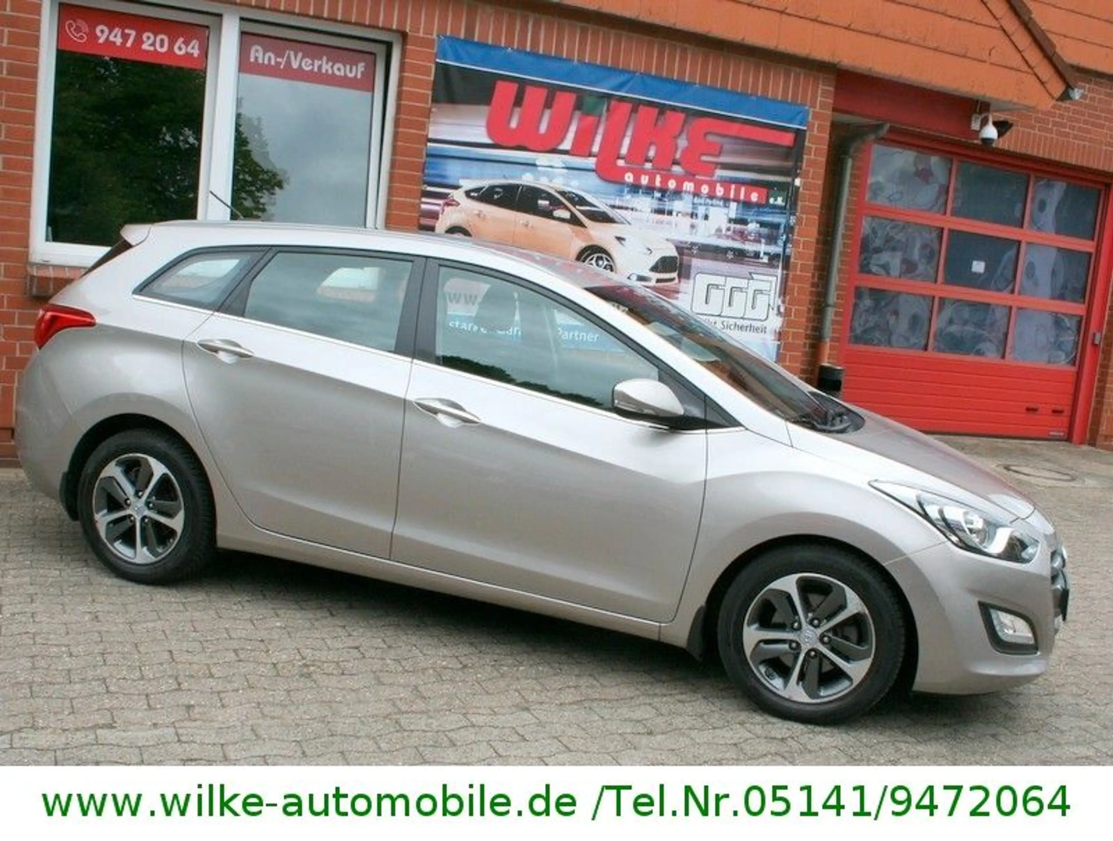 Hyundai i30 cw blue Premium+Navi+Sitzheizg.+Automatik+++ — photo 13