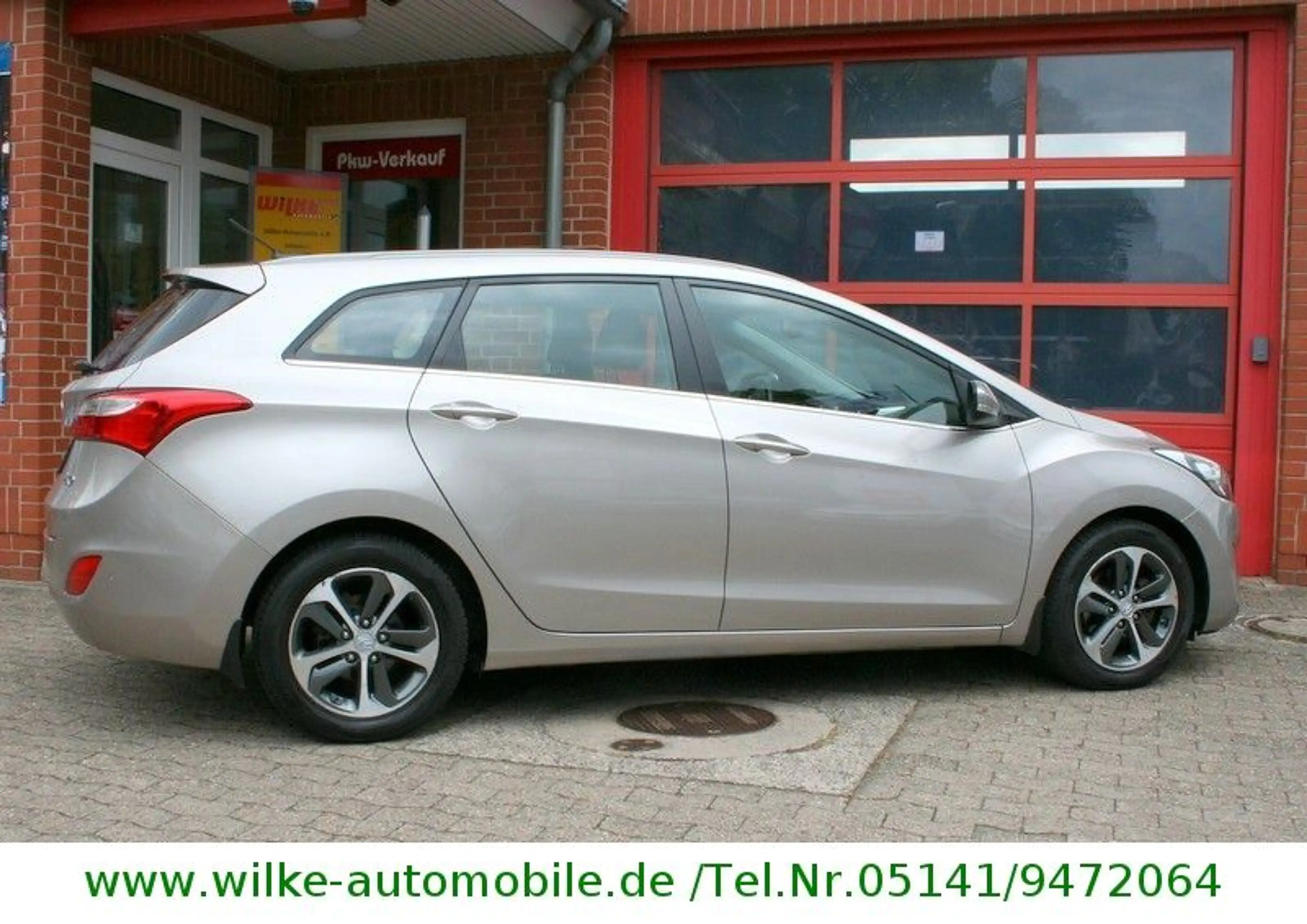 Hyundai i30 cw blue Premium+Navi+Sitzheizg.+Automatik+++ — photo 10