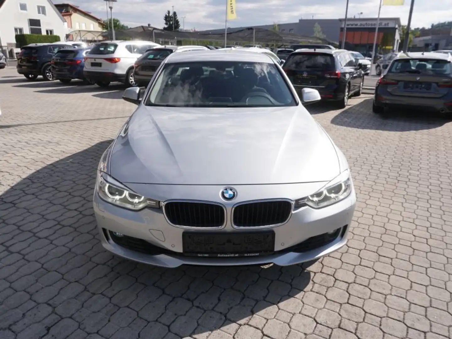 BMW 320 Österreich-Paket *NAVI+XENON* Srebrny - 2