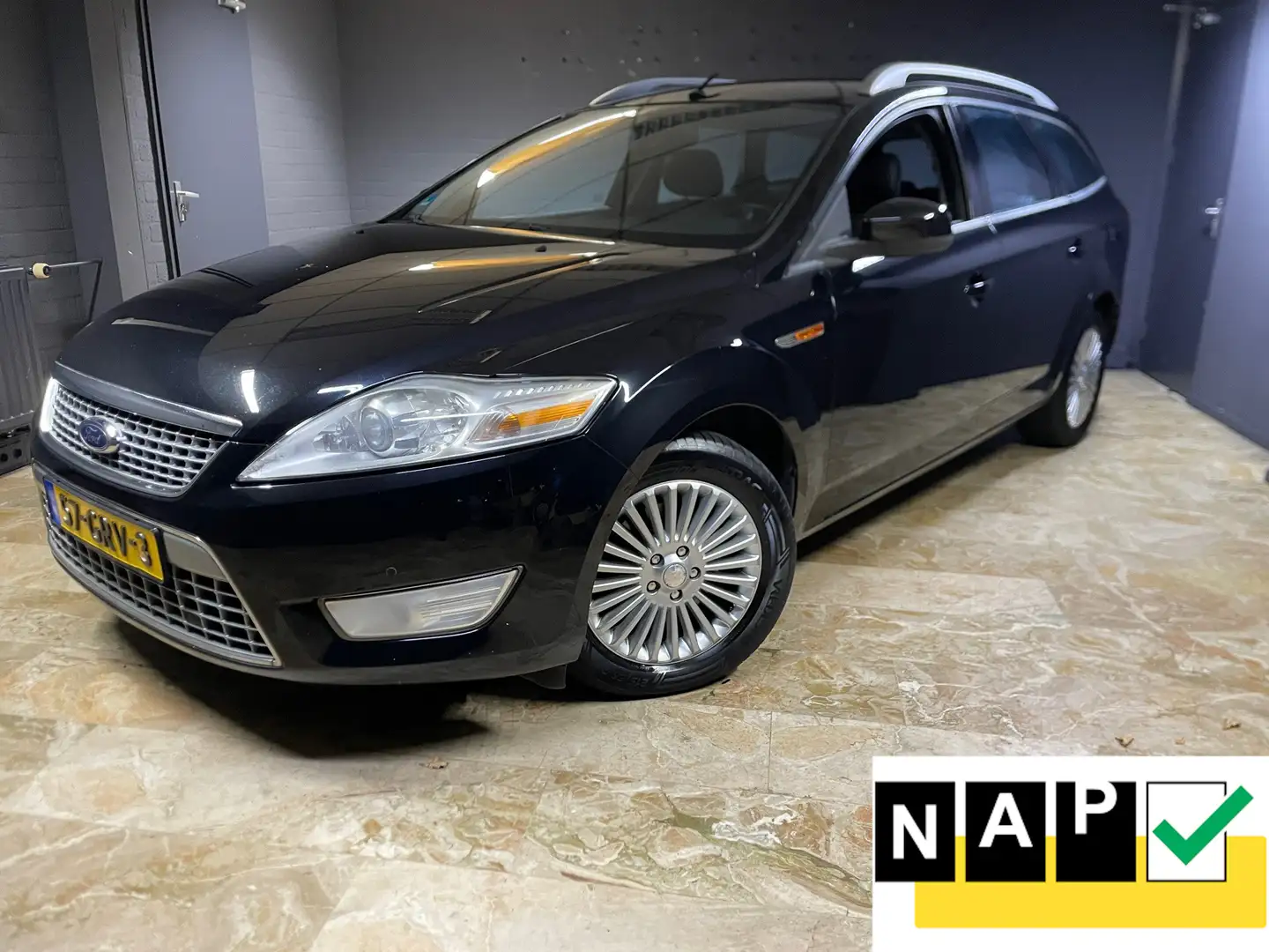 Ford Mondeo Wagon 2.3-16V Titanium Zwart - 1