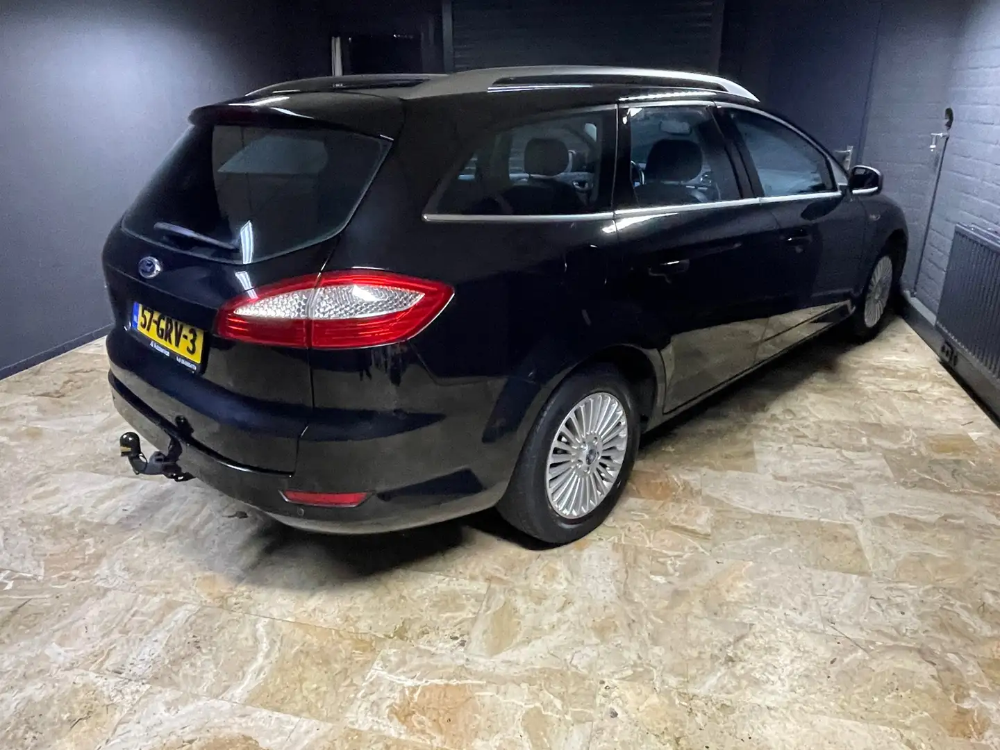 Ford Mondeo Wagon 2.3-16V Titanium Zwart - 2