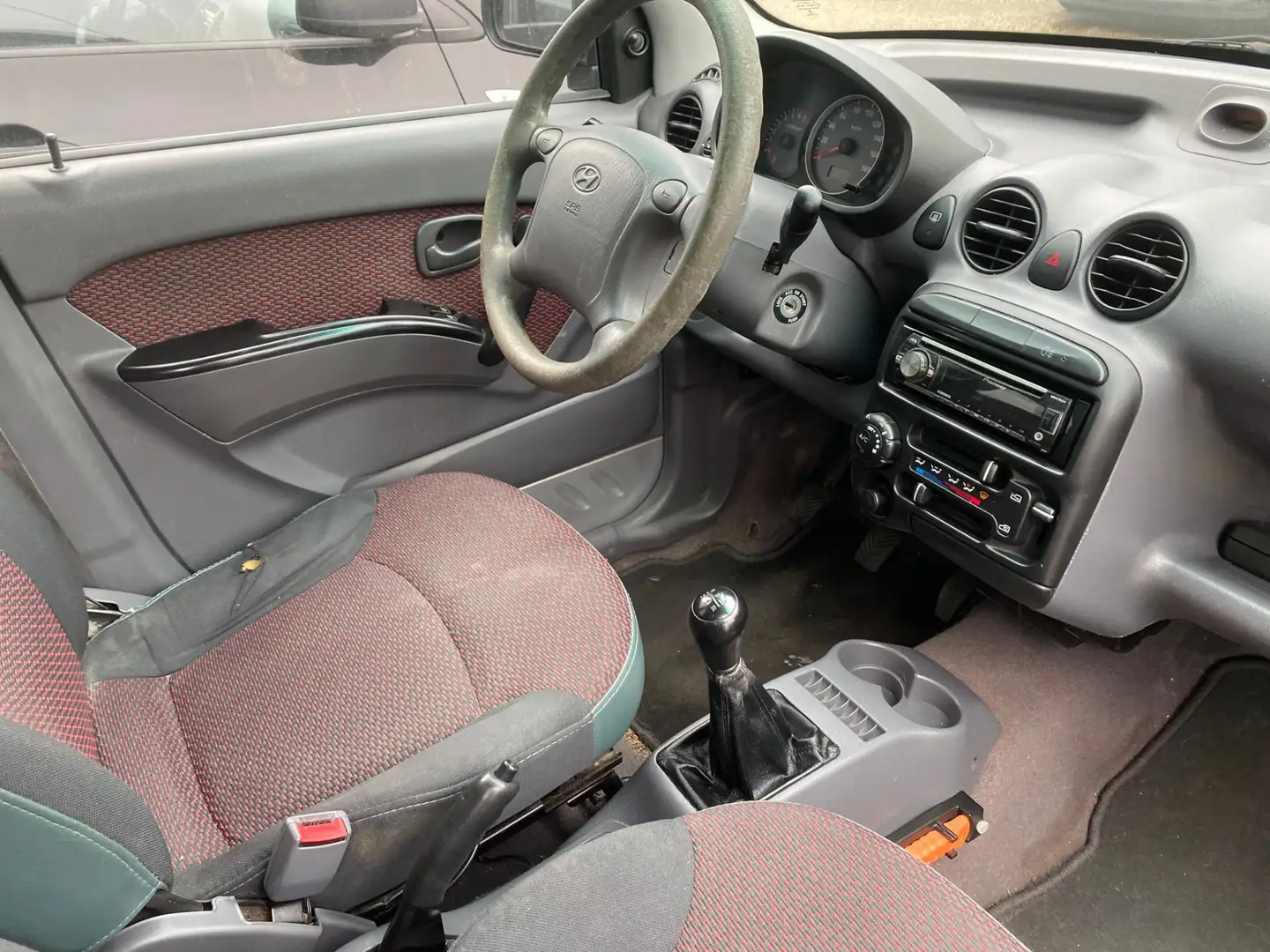 Hyundai Atos 1.1i Active Joy Airco * meeneemprijs * Gris - 2
