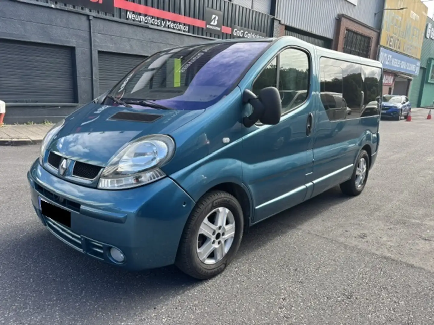 Renault Trafic 2.5 DCi Generation Privilege 140 Gris - 1
