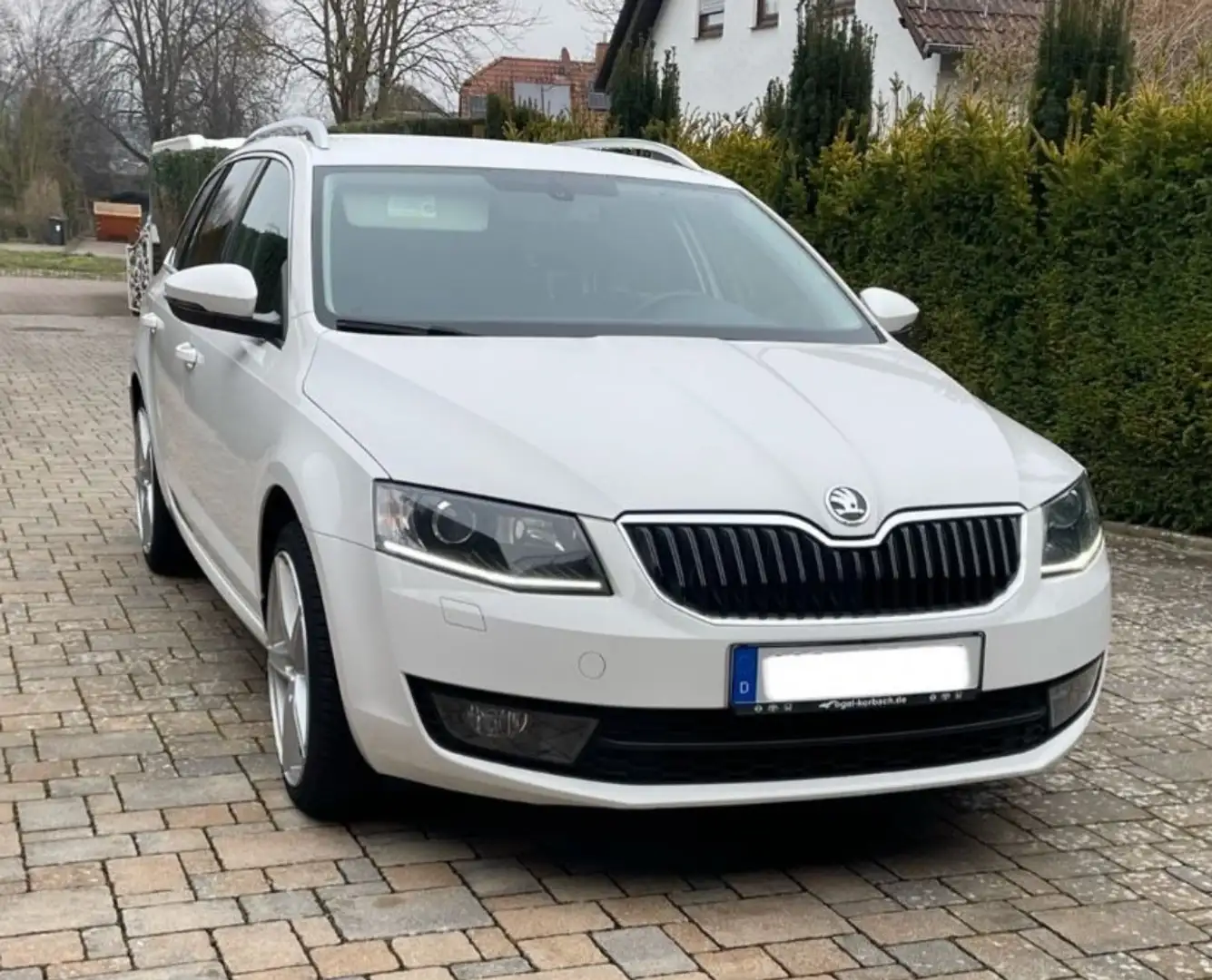 Skoda Octavia 1.4 TSI Navi Xenon AHK Klimaauto Sitzh Temp 19Zoll Blanc - 1