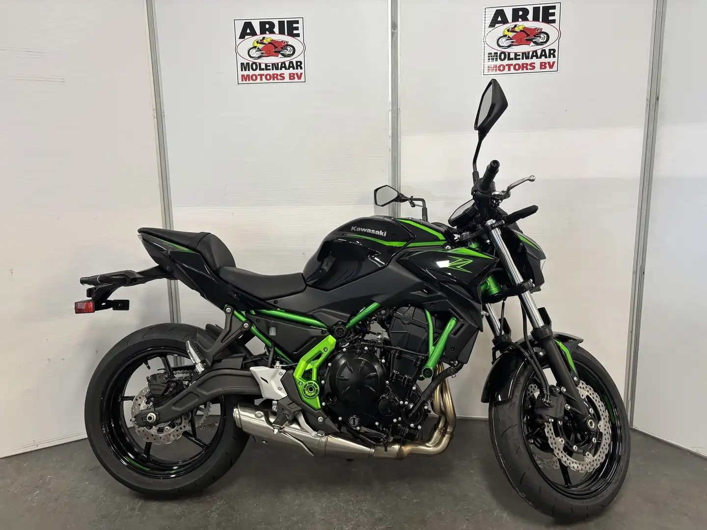 Kawasaki Z 650 ABS Verde - 1