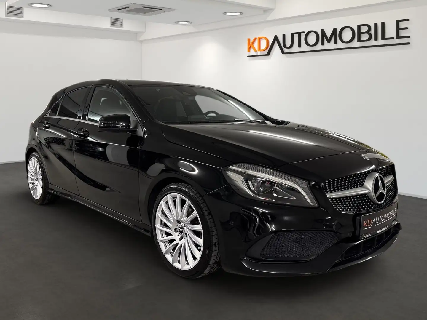 Mercedes-Benz A 180 d, Aut., AMG Line, Top gepflegt ! Schwarz - 2