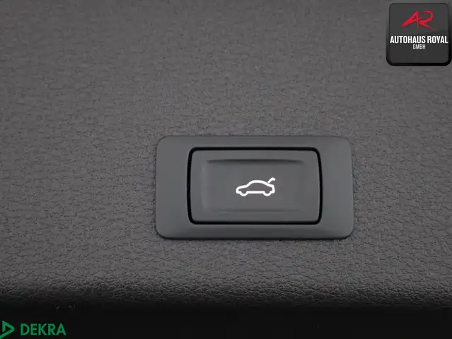 Audi E-Tron view 25