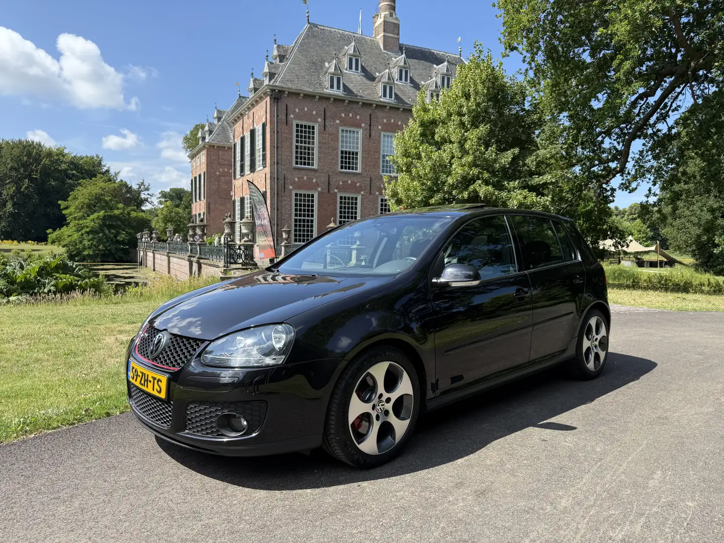 Volkswagen Golf GTI 2.0 TFSI / DSG / RNS510 / Schuifdak / 200 PK / 12 Zwart - 1