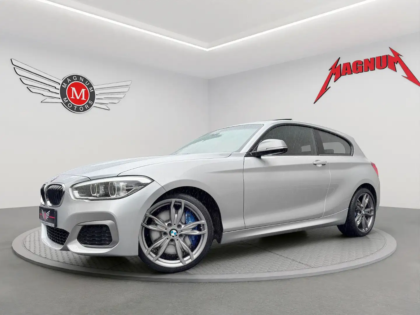 BMW 135 i XDRIVE *Aut.*Navi Prof.*Schiebed.*LED* Silber - 2