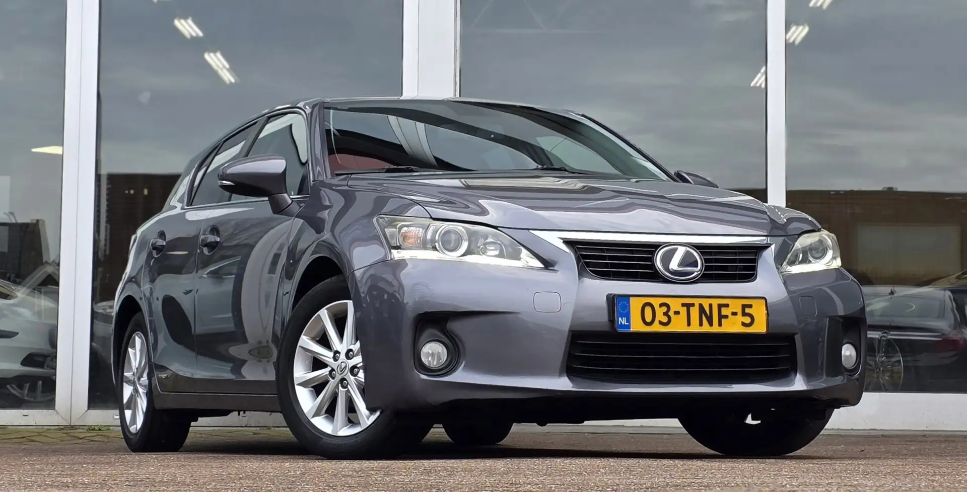 Lexus CT 200h Hybrid-100% Dealer onderhouden-Cruise Control-3e E Grijs - 2