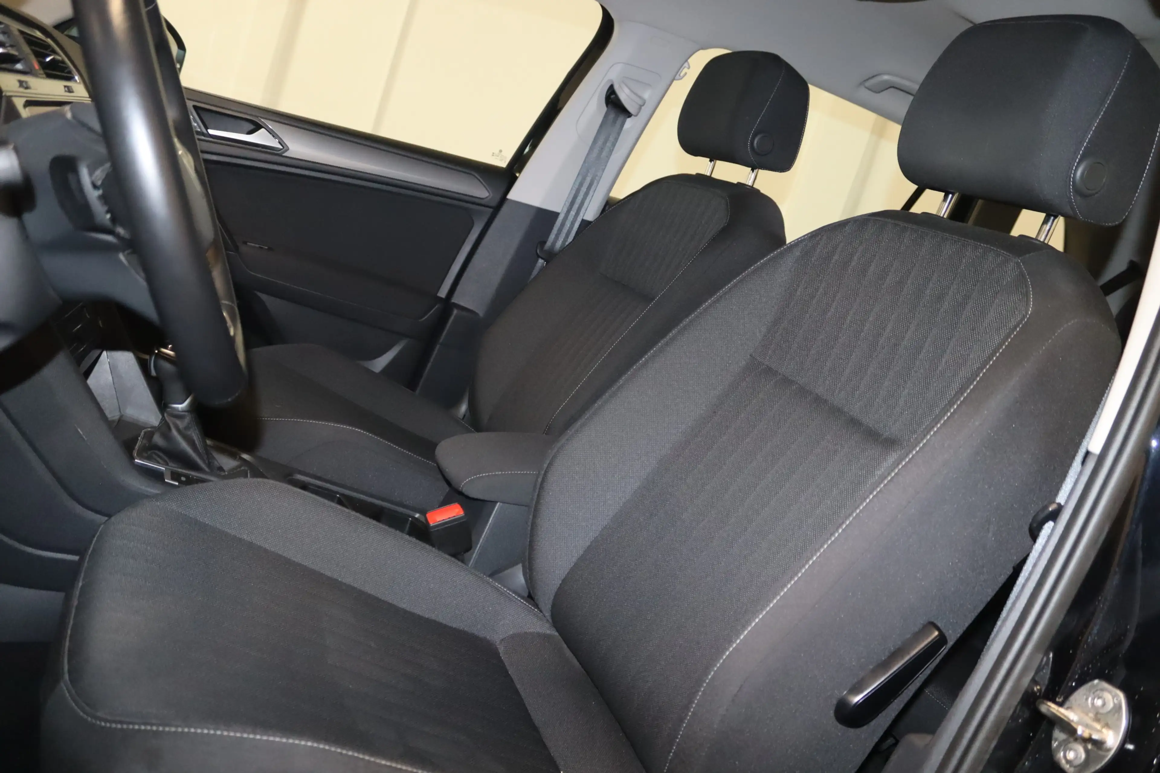 Volkswagen Tiguan Allspace 1.5 TSI Life-7Si.-Virt.-NAV-AHK- — photo 4