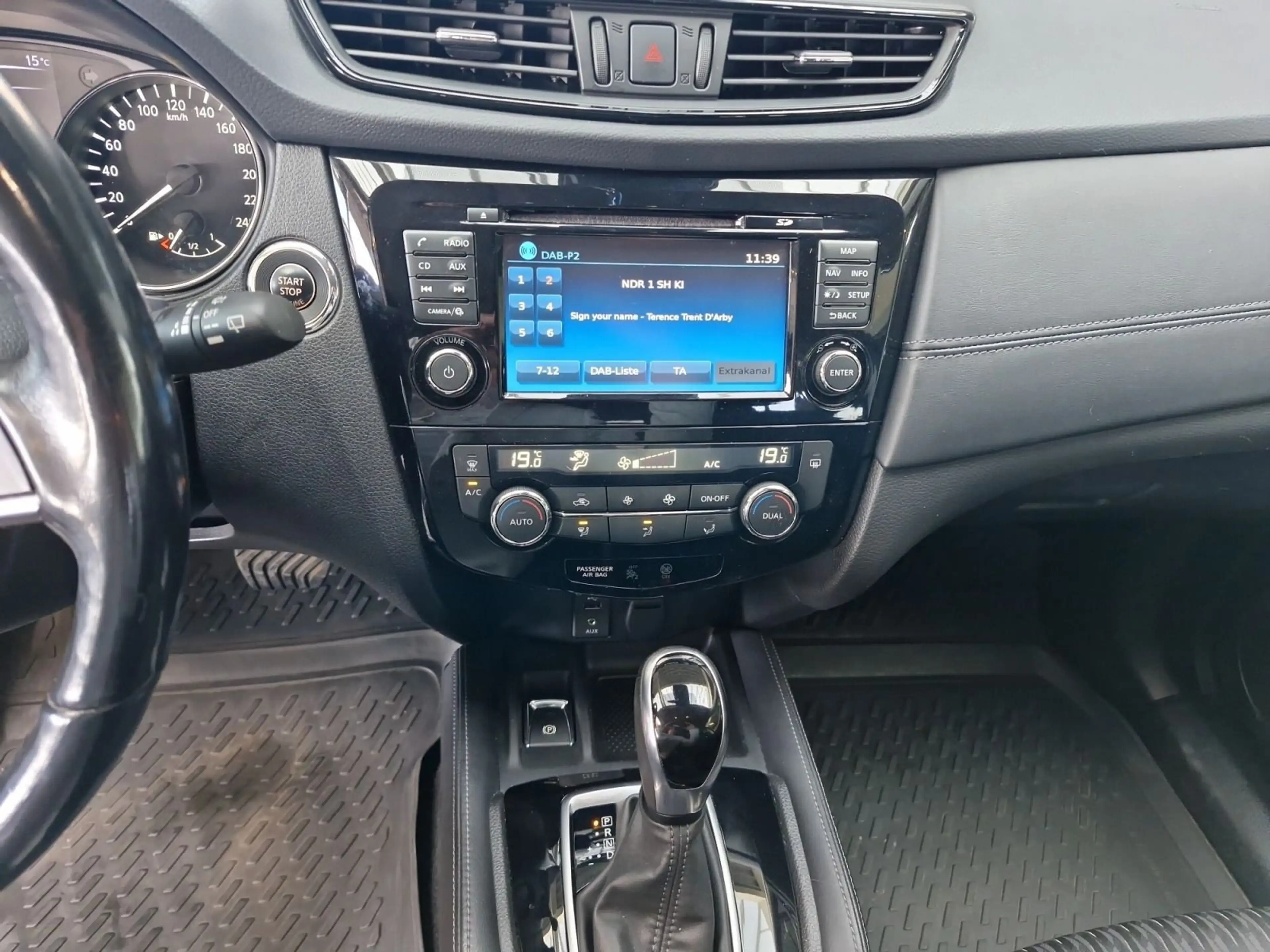 Nissan X-Trail 1.3 DIG-T N-Connecta 4x2 — photo 11