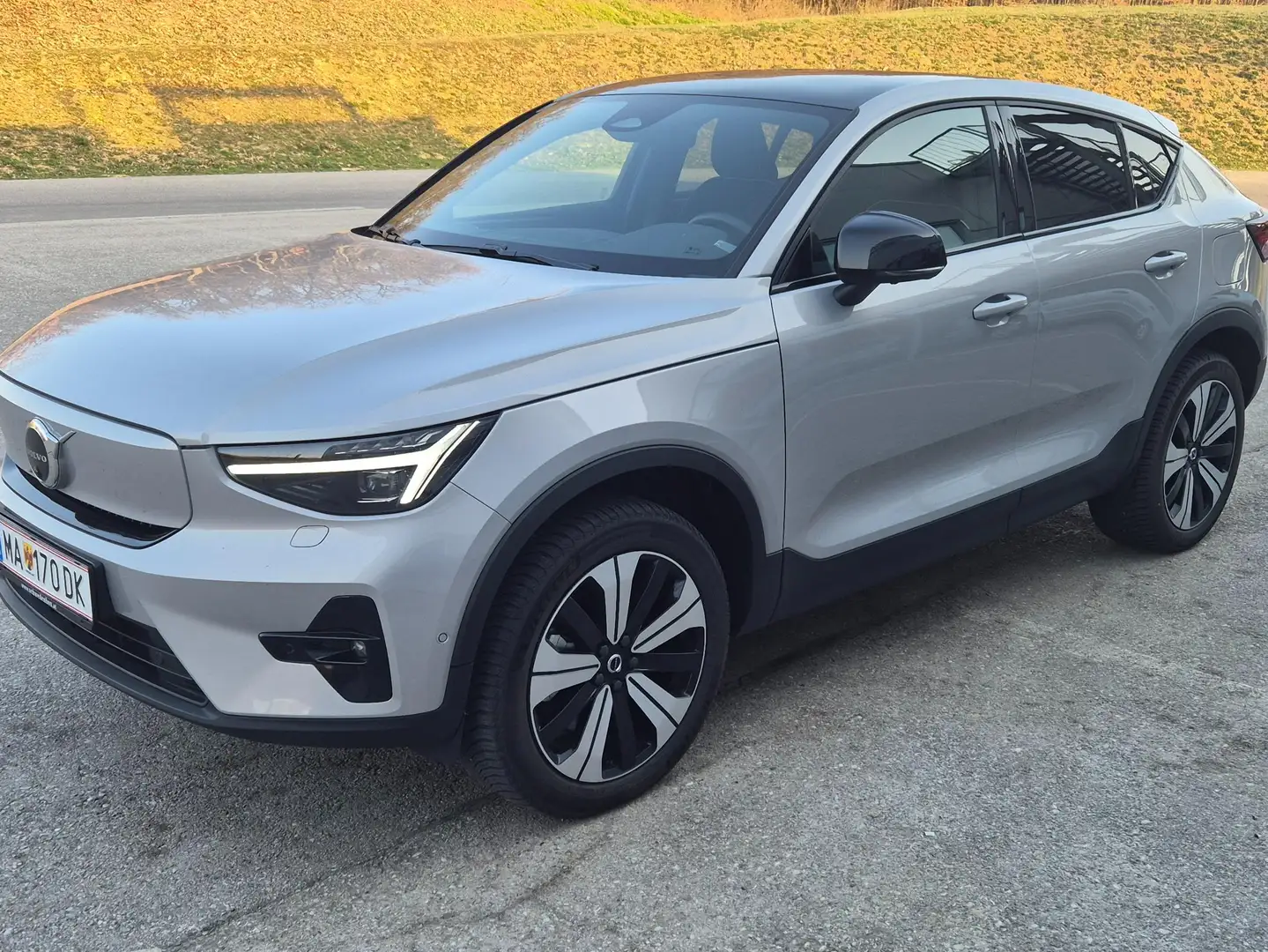 Volvo C40 Ultimate Recharge Pure Electric 2WD Grau - 1