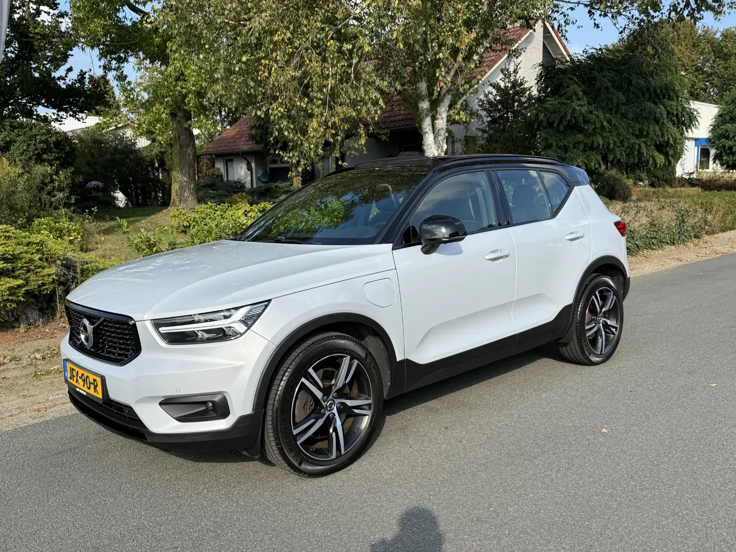 Volvo XC40 T5 Recharge R-Design 262PK Pano•Trekhaak Grijs - 1