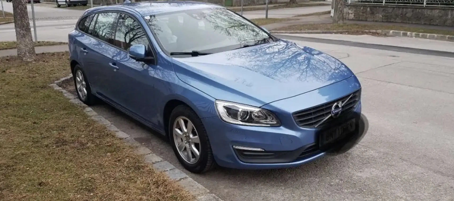 Volvo V60 D3 Kinetic - 1
