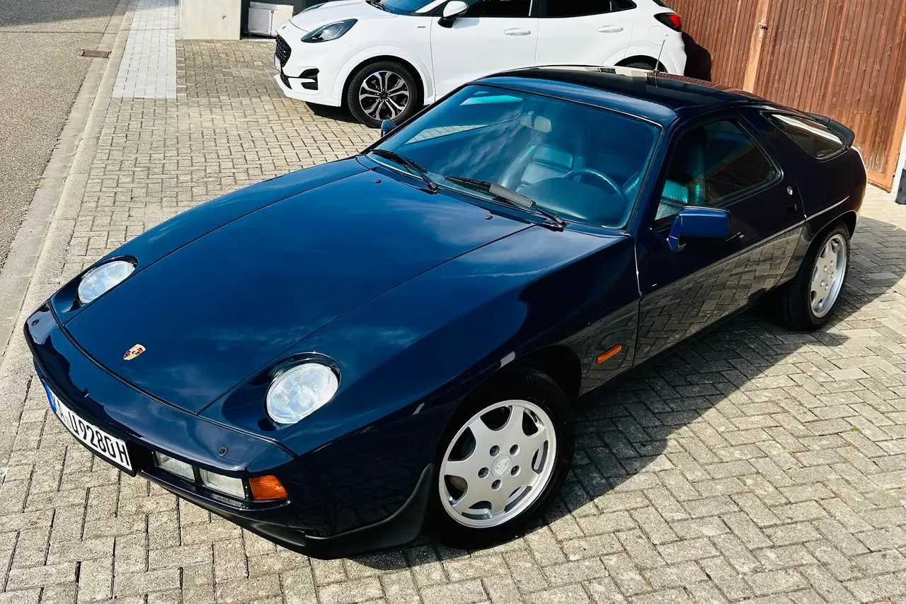 Porsche 928
