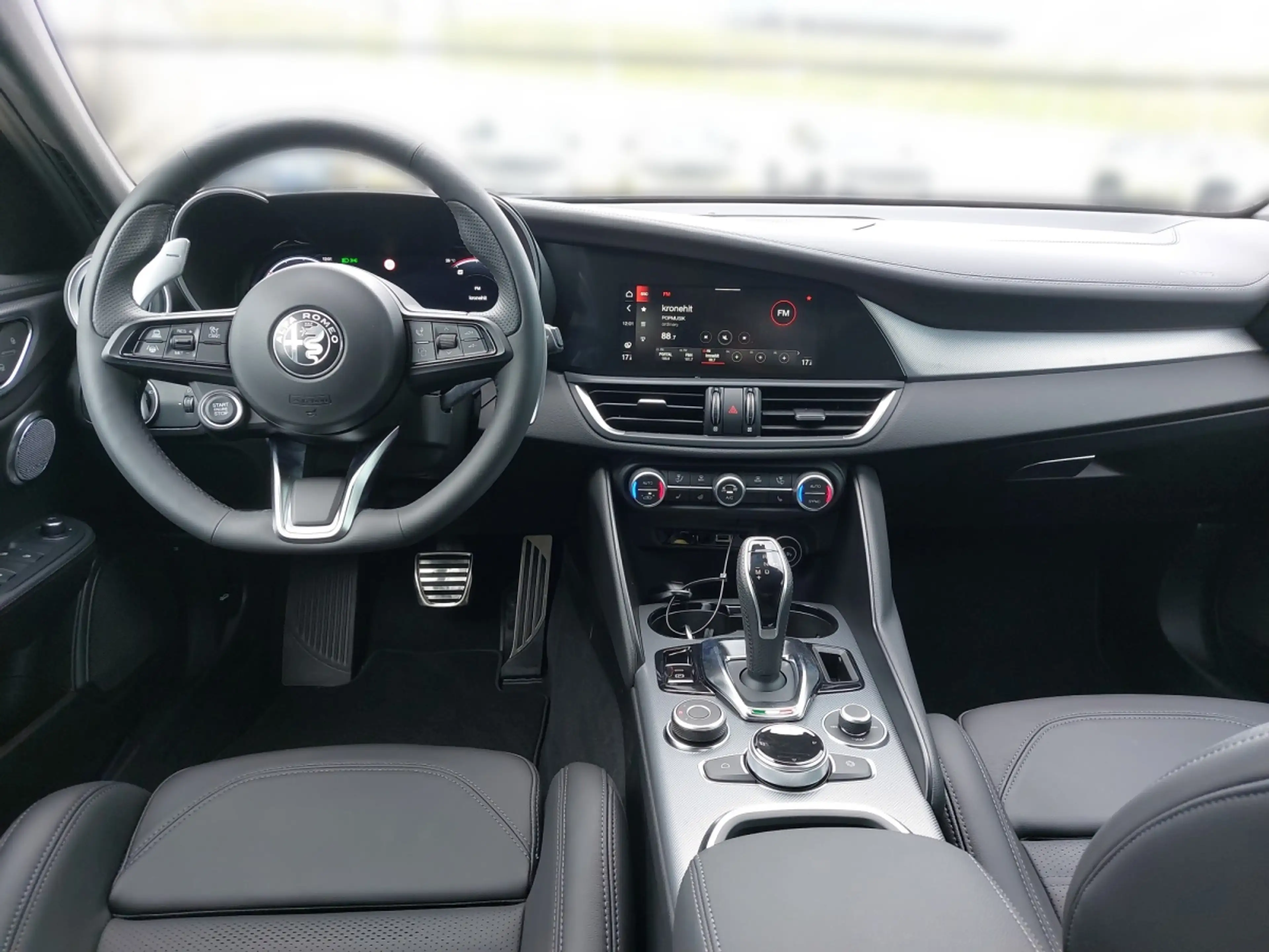 Alfa Romeo Giulia Veloce 210PS Q4 — photo 4