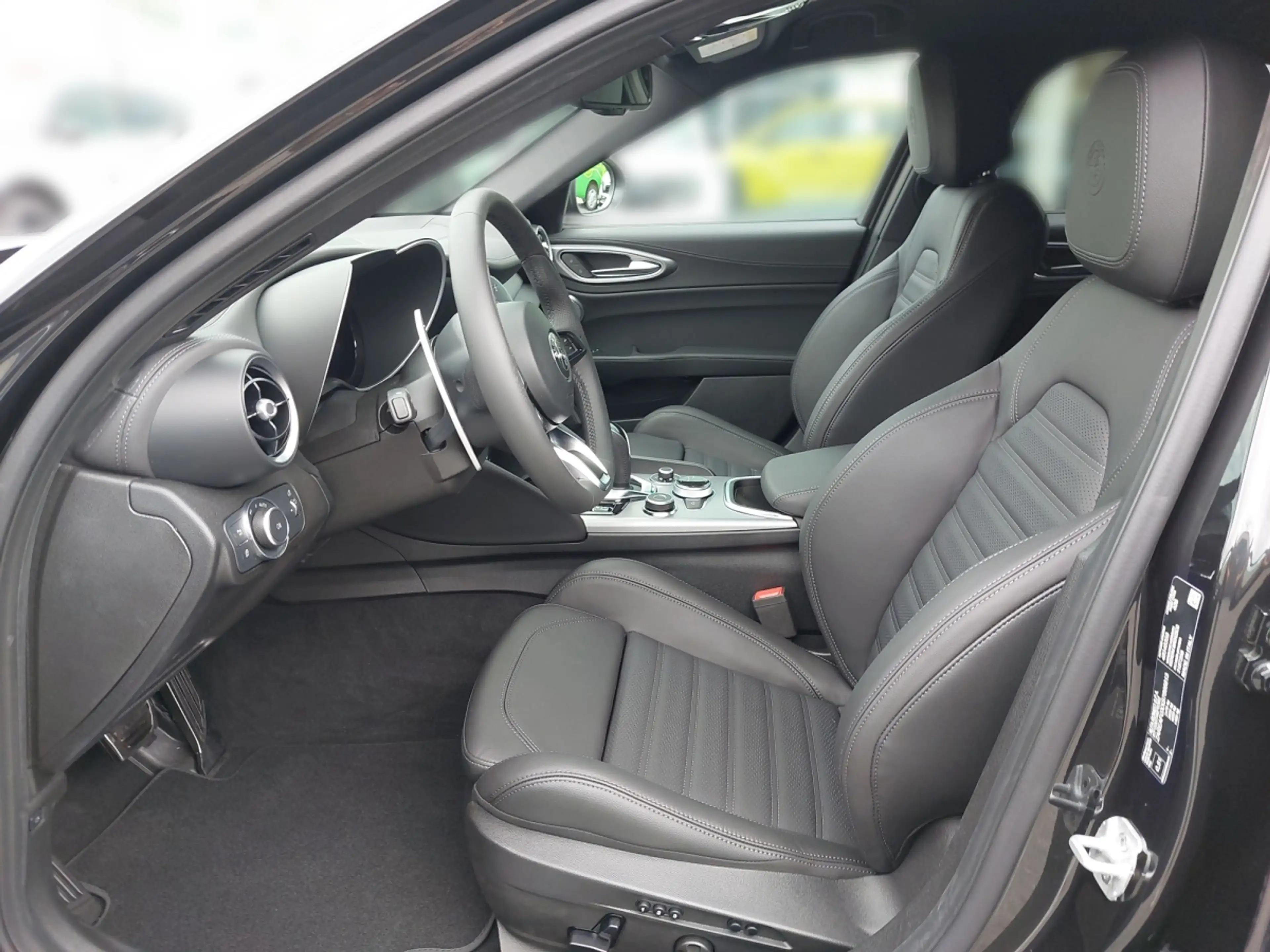 Alfa Romeo Giulia Veloce 210PS Q4 — photo 5