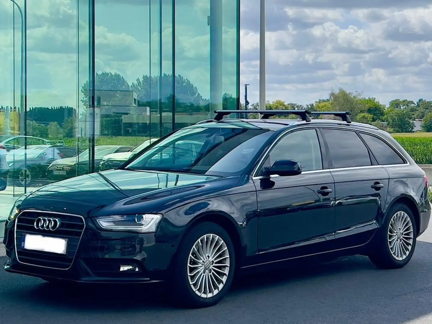 Audi A4 A4 Avant 2.0 TDI DPF Attraction Zwart - 1