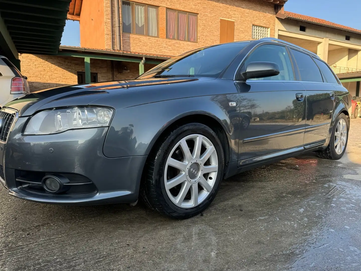 Audi A4 2.0 16V TFSI Avant Gris - 1