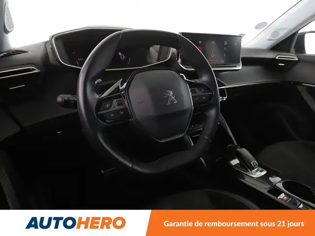 Peugeot 2008 view 11