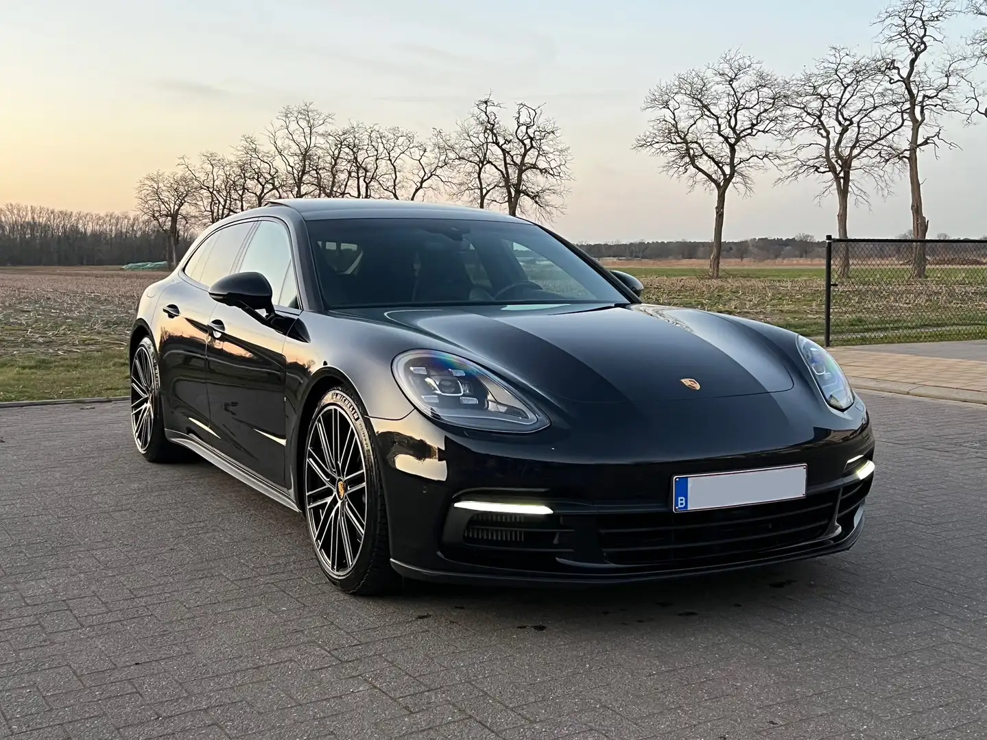 Porsche Panamera 4S Sport Turismo - 2