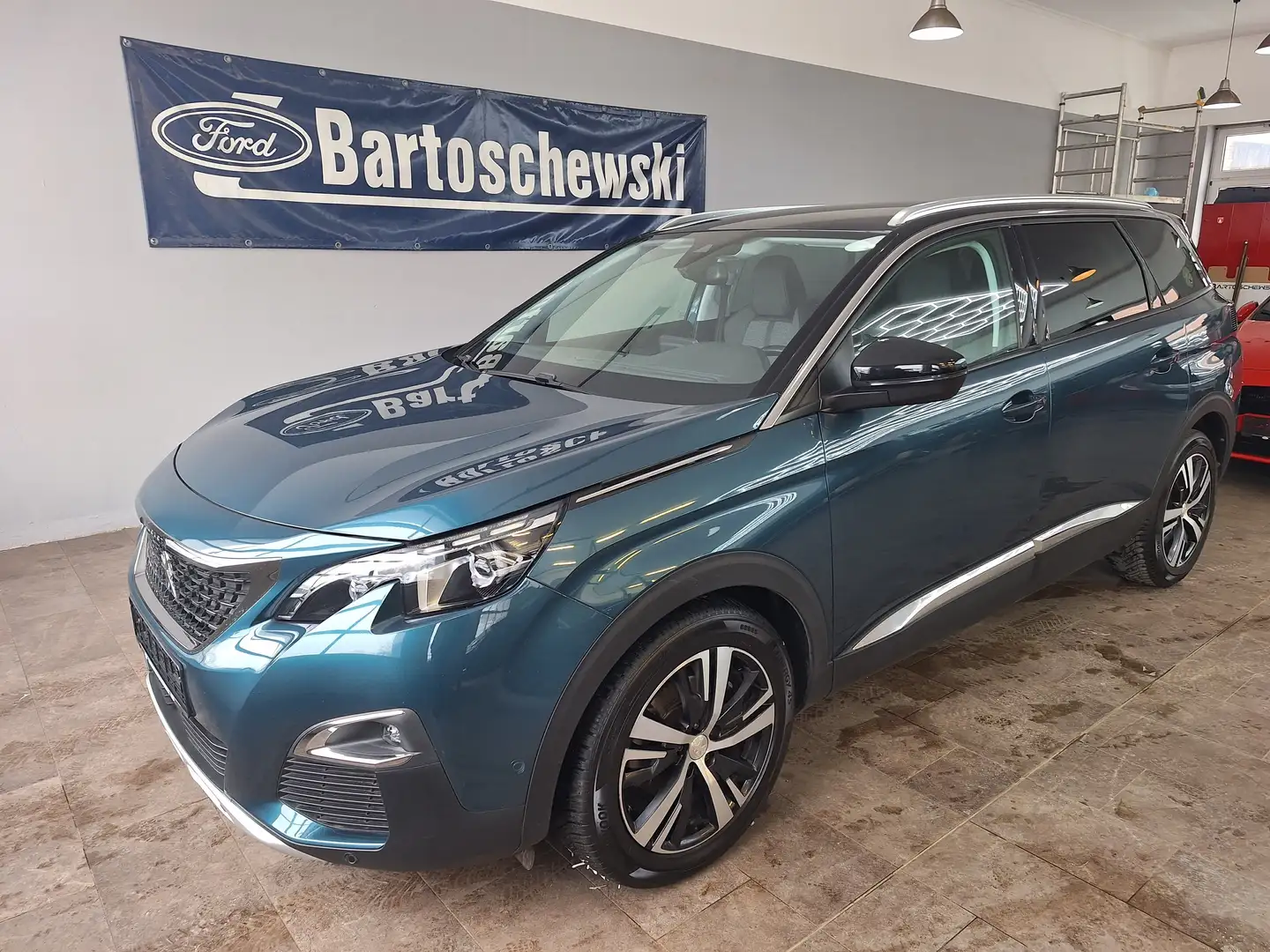 Peugeot 5008 Allure Blau - 1