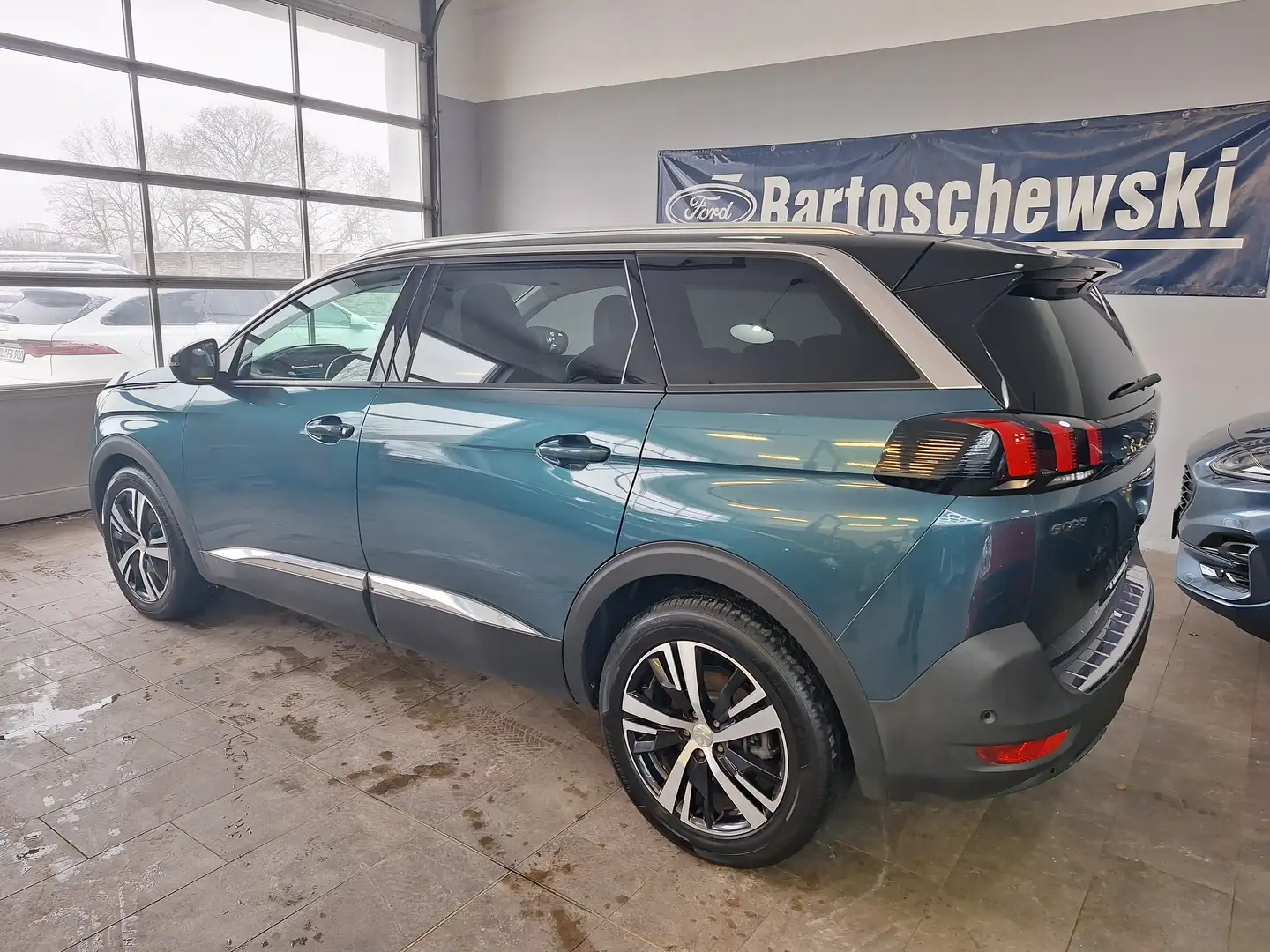 Peugeot 5008 Allure Blau - 2