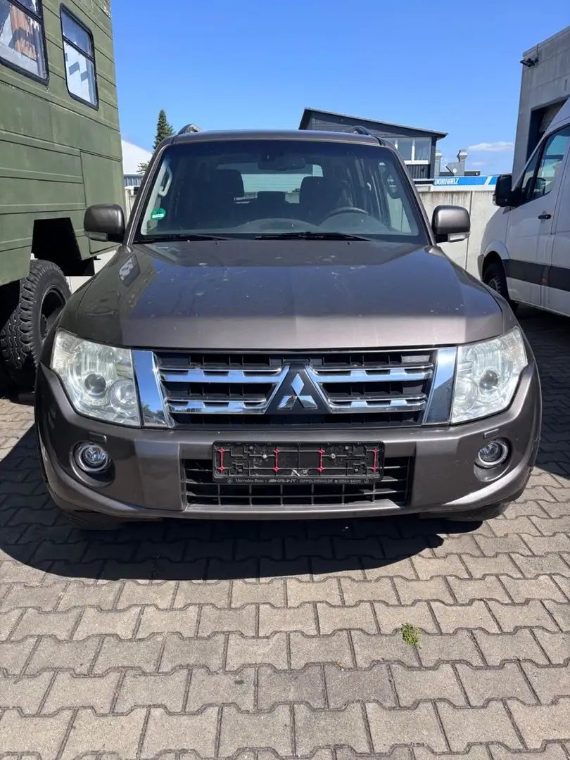 Mitsubishi Pajero 3.2 DI-D Instyle Motorschaden! Brun - 1