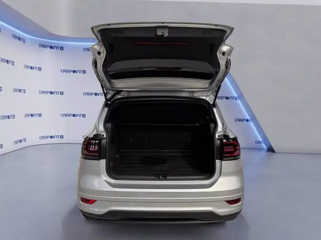 Volkswagen T-Cross view 18
