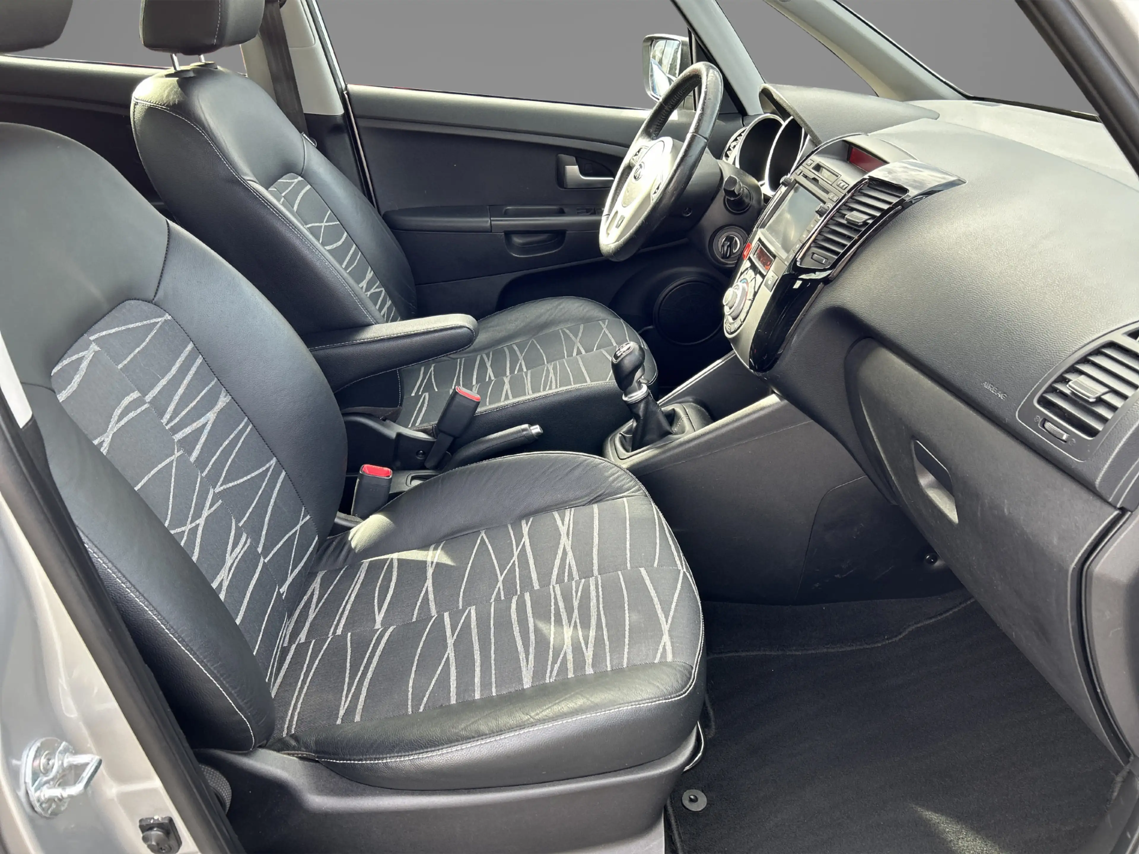 Kia Venga 1.4 CVVT Super Pack | Trekhaak | Climate Control | — photo 10