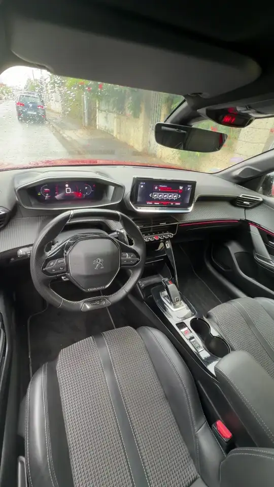 Peugeot 208 208 — photo 3