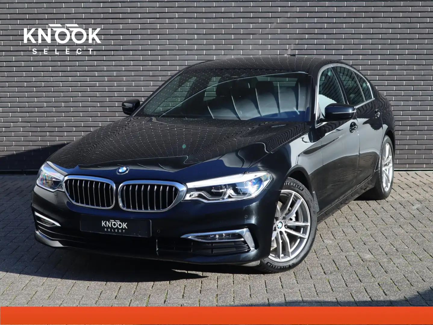 BMW 520 5-serie Sedan 520i High Executive Luxury Line Auto Zwart - 1