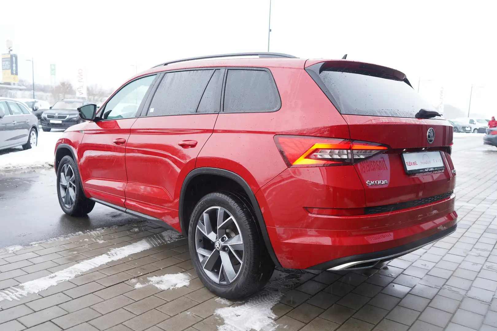 Skoda Kodiaq 2.0 TDI Sportline DSG LED AHK Navi Kamera Rouge - 2