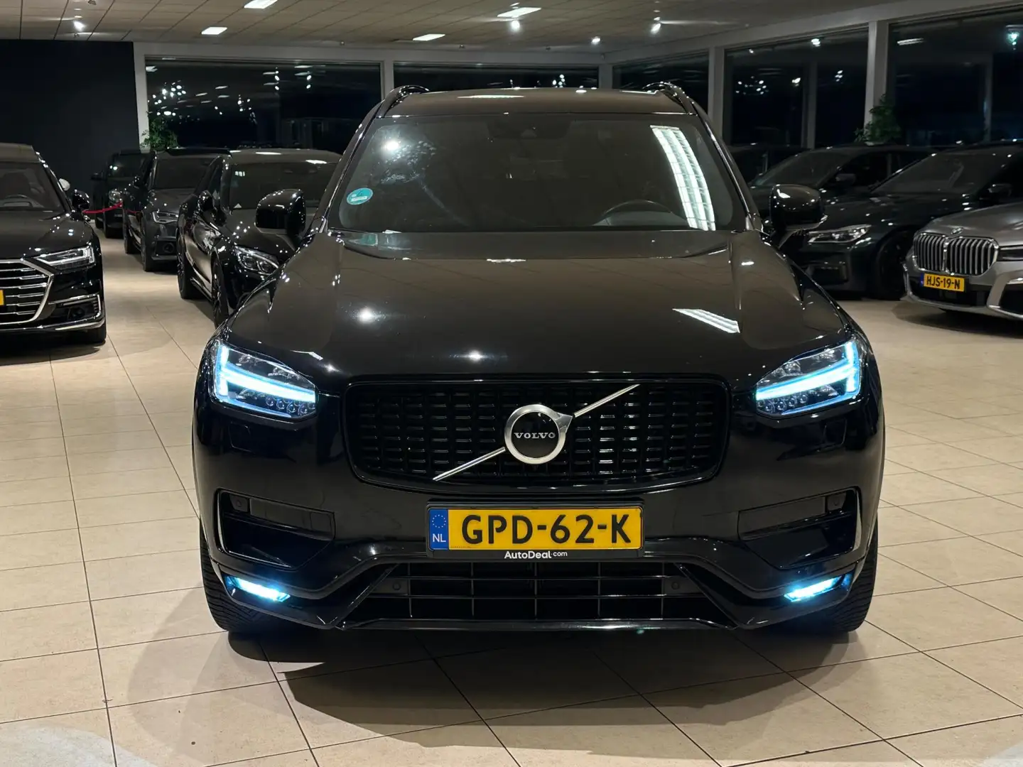 Volvo XC90 2.0 B5 AWD R-Design|7-Pers.|Trekhaak|Keyless|Memor Noir - 2