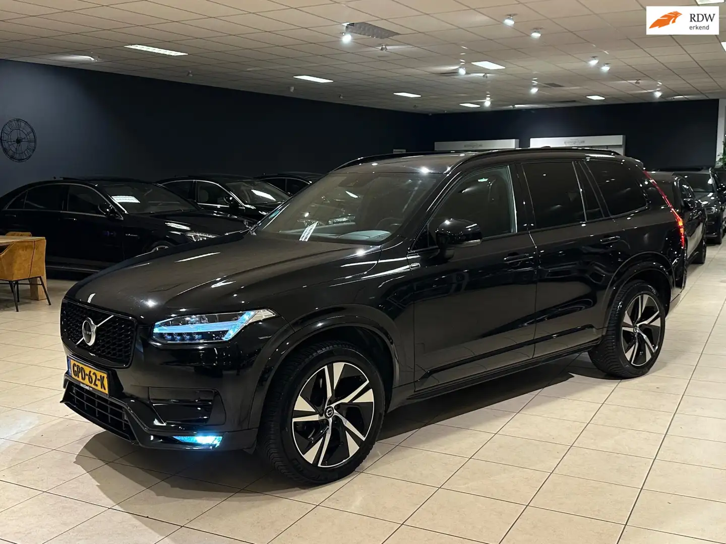 Volvo XC90 2.0 B5 AWD R-Design|7-Pers.|Trekhaak|Keyless|Memor Noir - 1