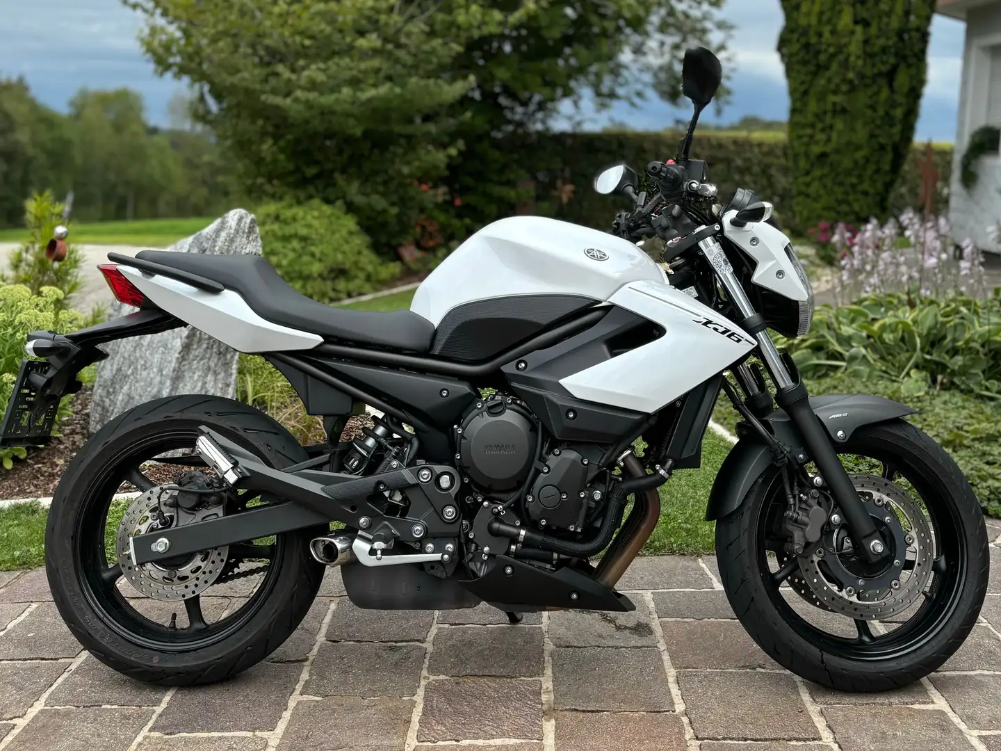 Yamaha XJ 6 mit ABS Blanco - 1