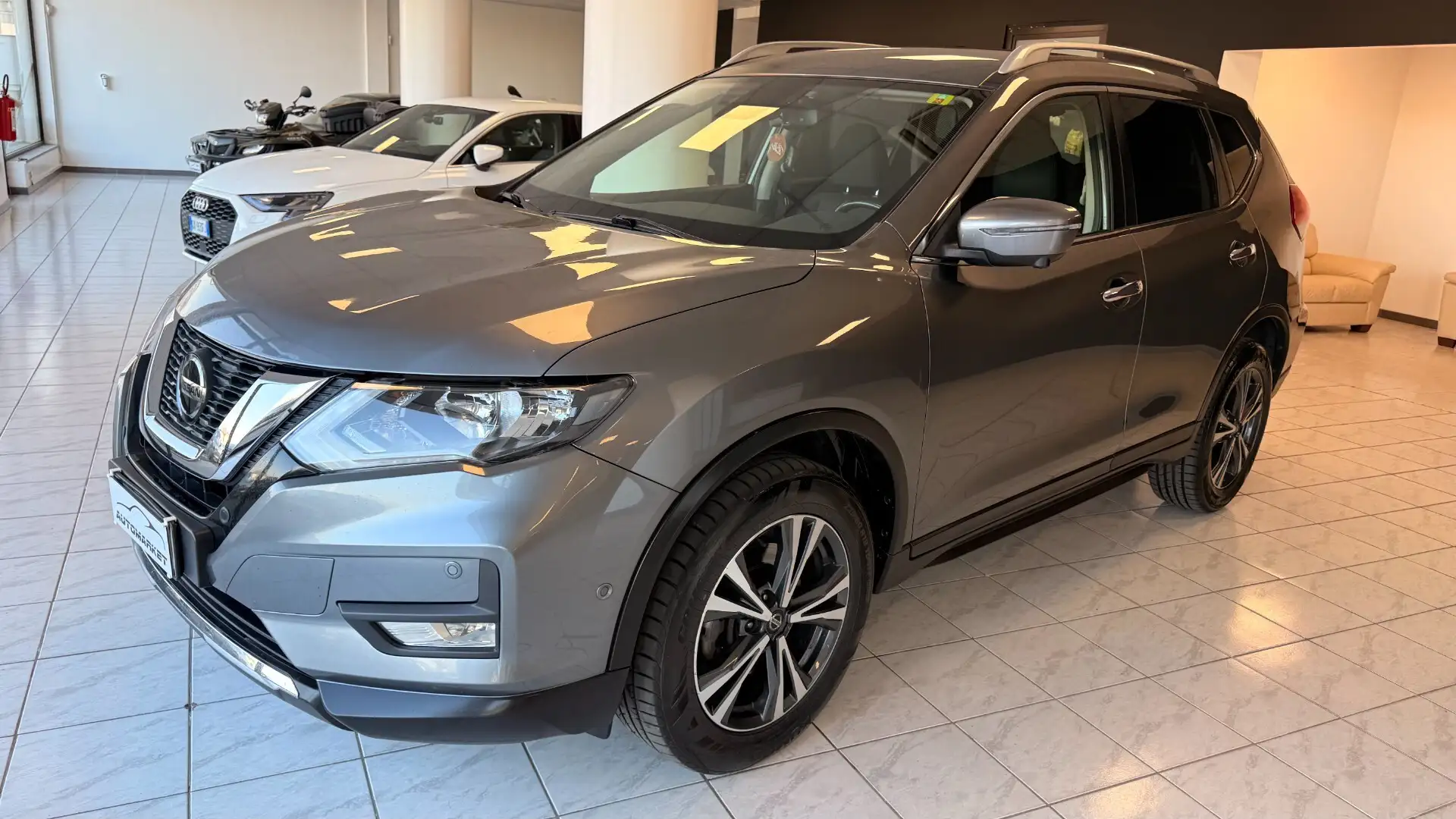 Nissan X-Trail dCi 150 4WD Tekna Grijs - 1