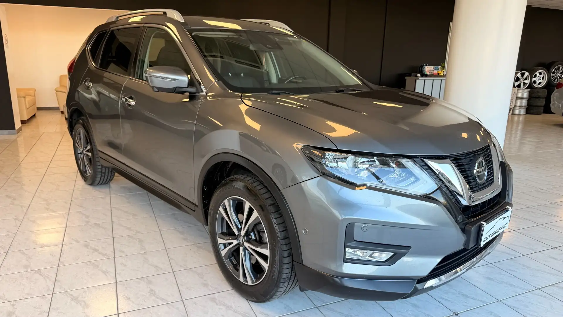 Nissan X-Trail dCi 150 4WD Tekna Grijs - 2