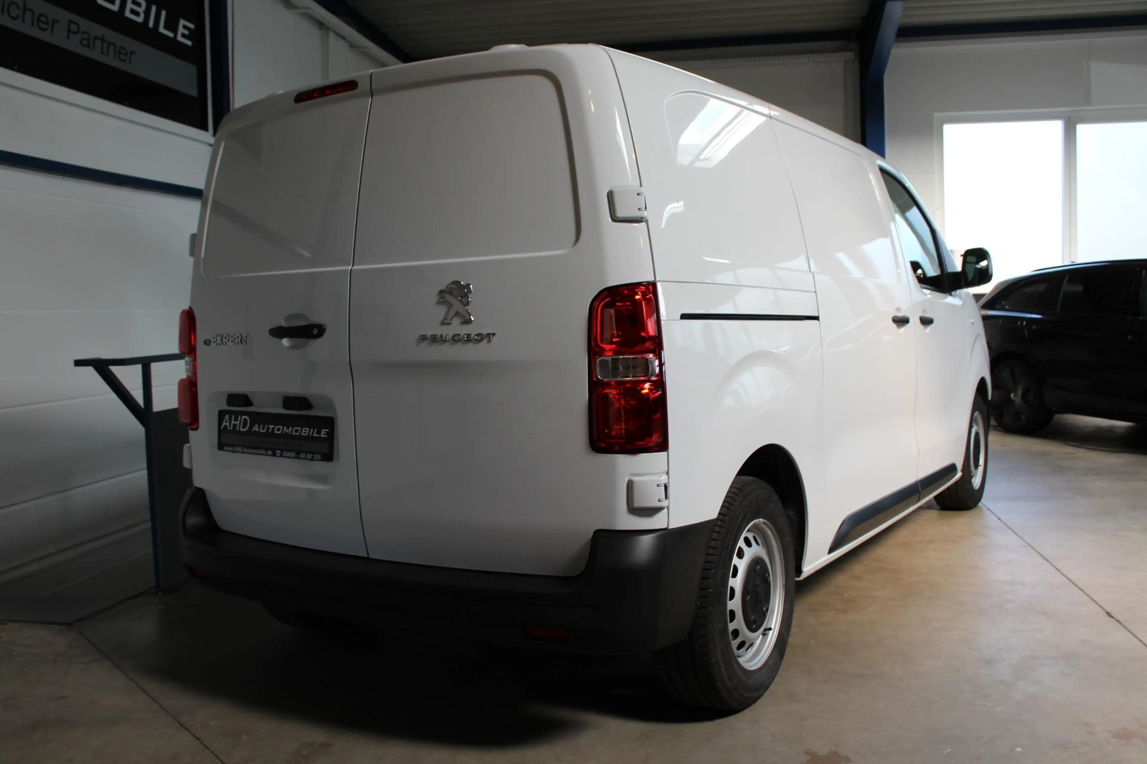Peugeot e-Expert e-Expert L2 Premium 136 PS SOFORT — photo 4