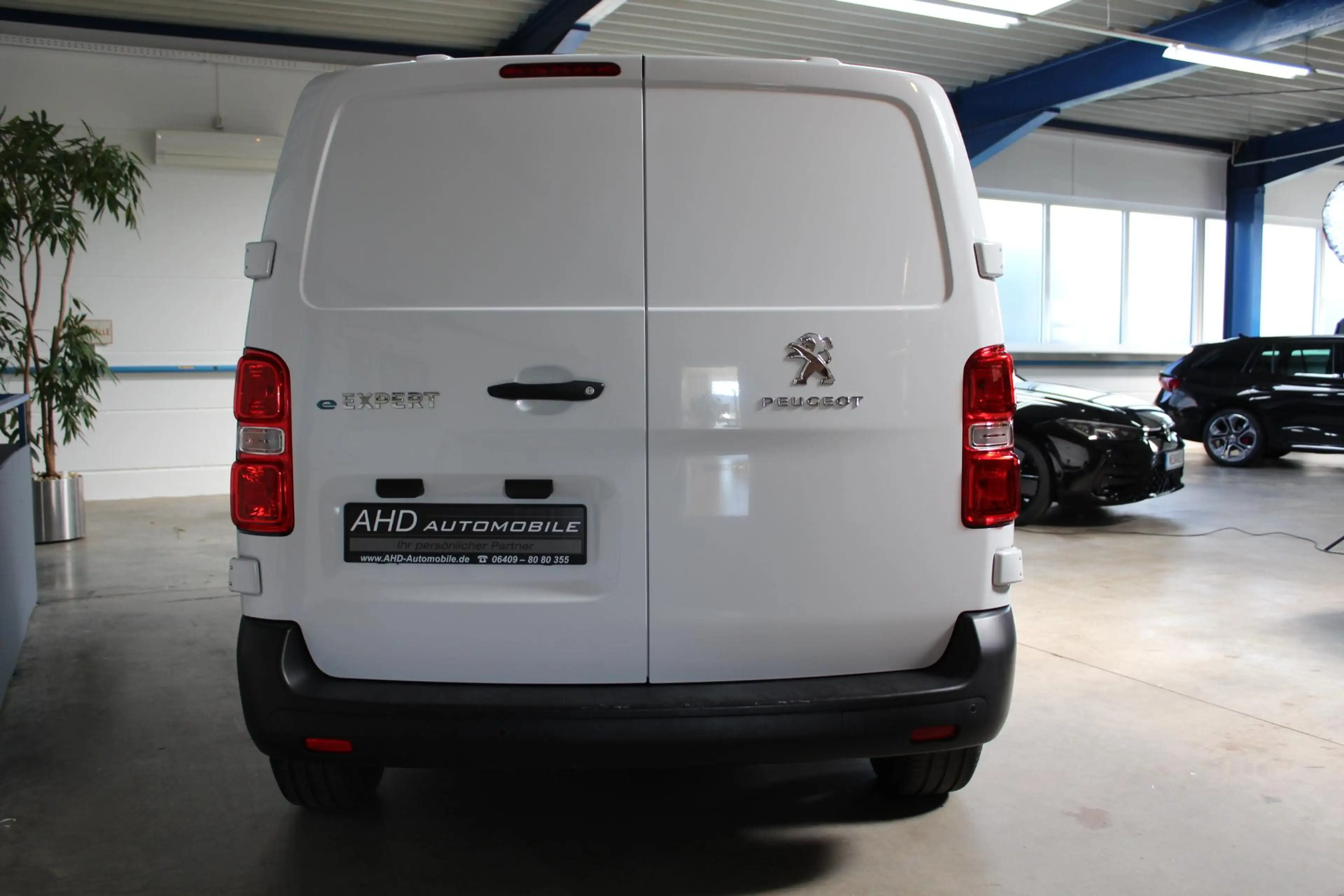 Peugeot e-Expert e-Expert L2 Premium 136 PS SOFORT — photo 2