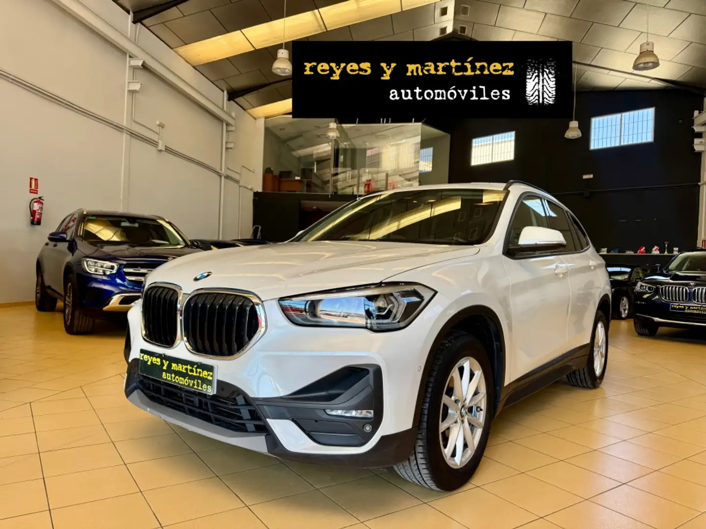 BMW X1 sDrive 18dA Corporate Blanco - 1