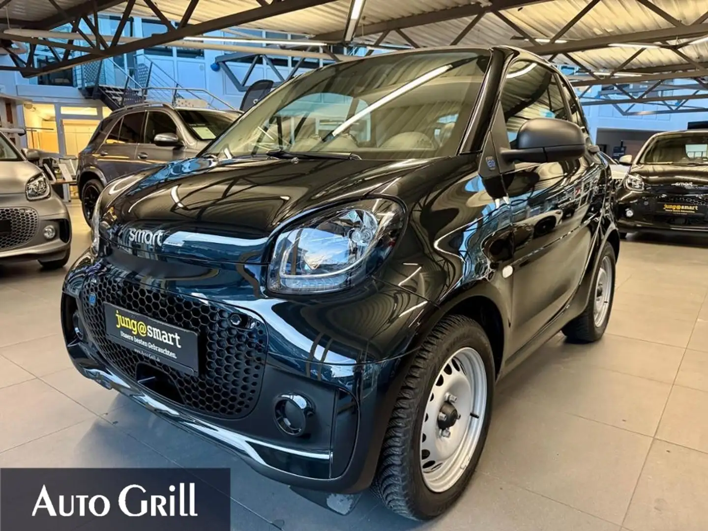 smart forTwo EQ  22kw Bordlader 4Season 6999km Schwarz - 1