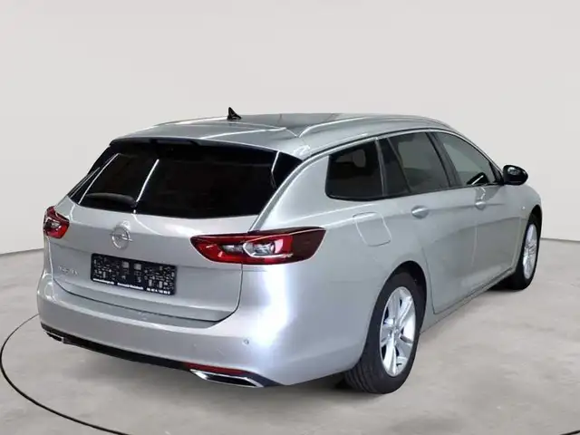Opel Insignia view 4