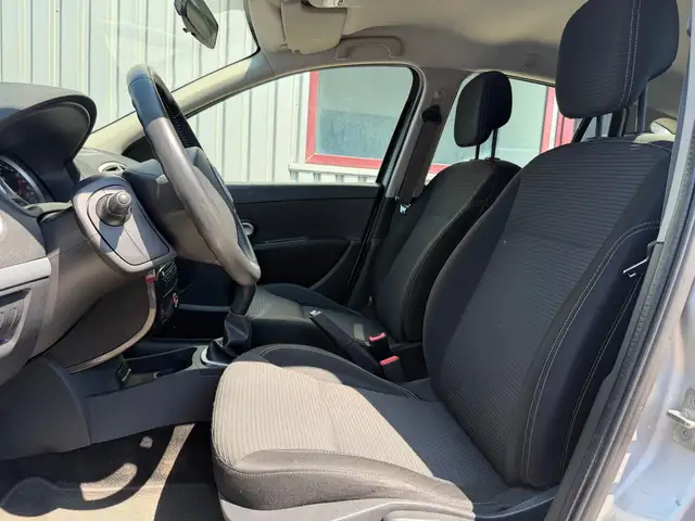 Renault Clio view 8