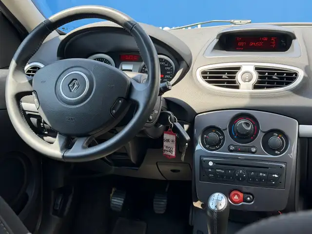 Renault Clio view 15