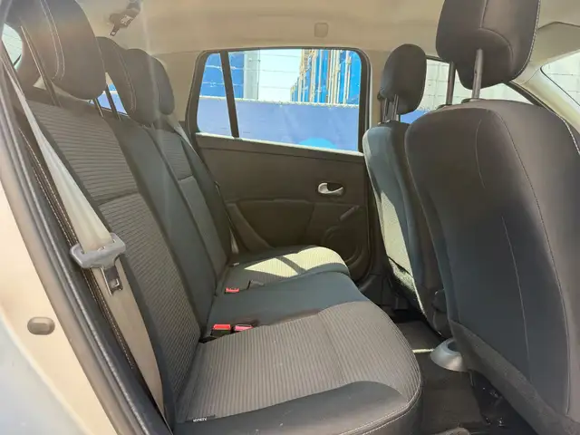 Renault Clio view 10