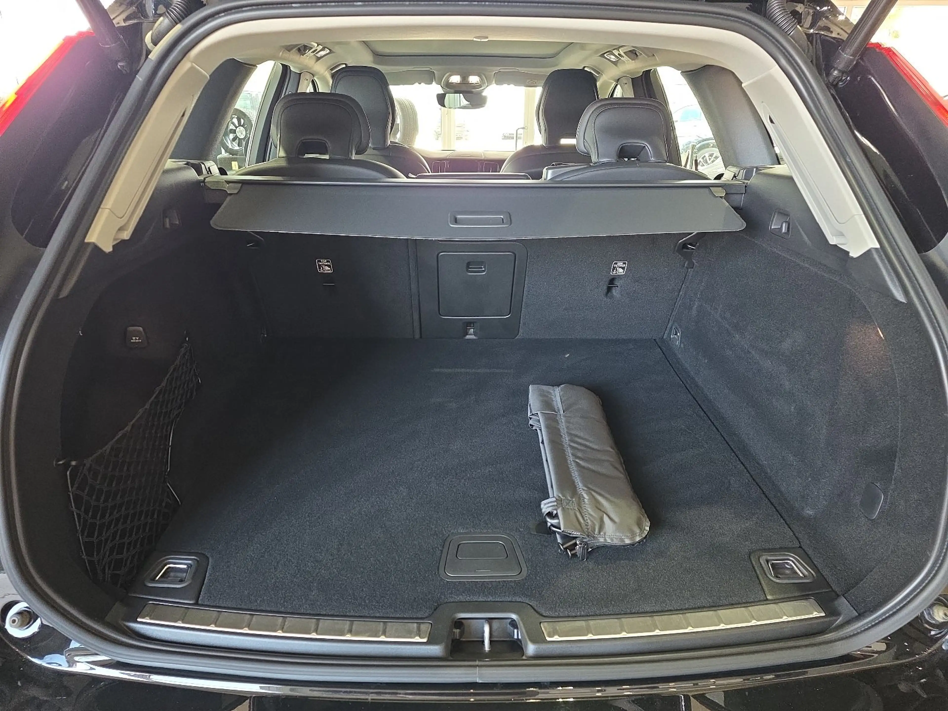Volvo XC60 B5 Inscription ACC Sitzbelüftung 360° Pano — photo 14