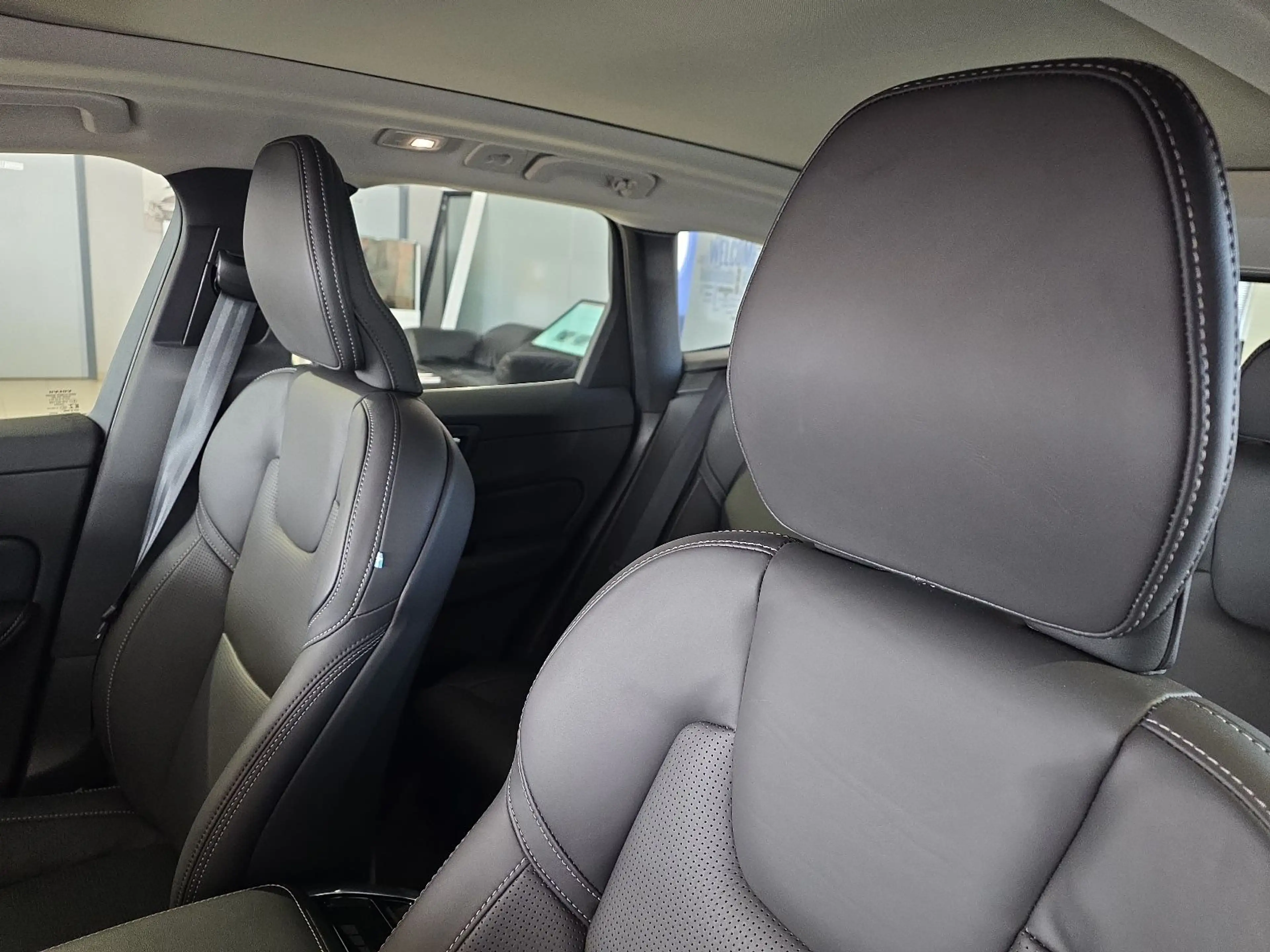 Volvo XC60 B5 Inscription ACC Sitzbelüftung 360° Pano — photo 19